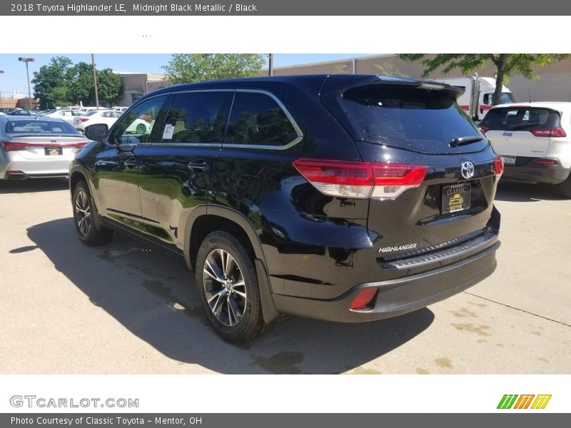 Midnight Black Metallic / Black 2018 Toyota Highlander LE