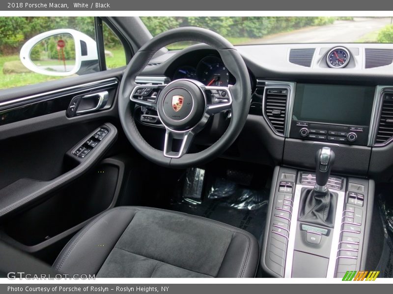 White / Black 2018 Porsche Macan