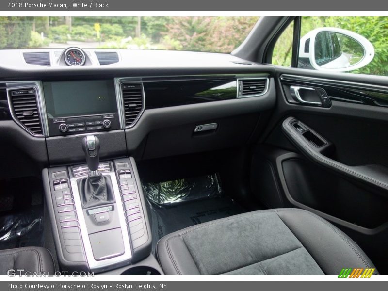White / Black 2018 Porsche Macan