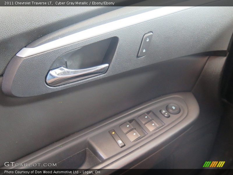 Cyber Gray Metallic / Ebony/Ebony 2011 Chevrolet Traverse LT