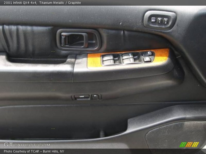 Titanium Metallic / Graphite 2001 Infiniti QX4 4x4