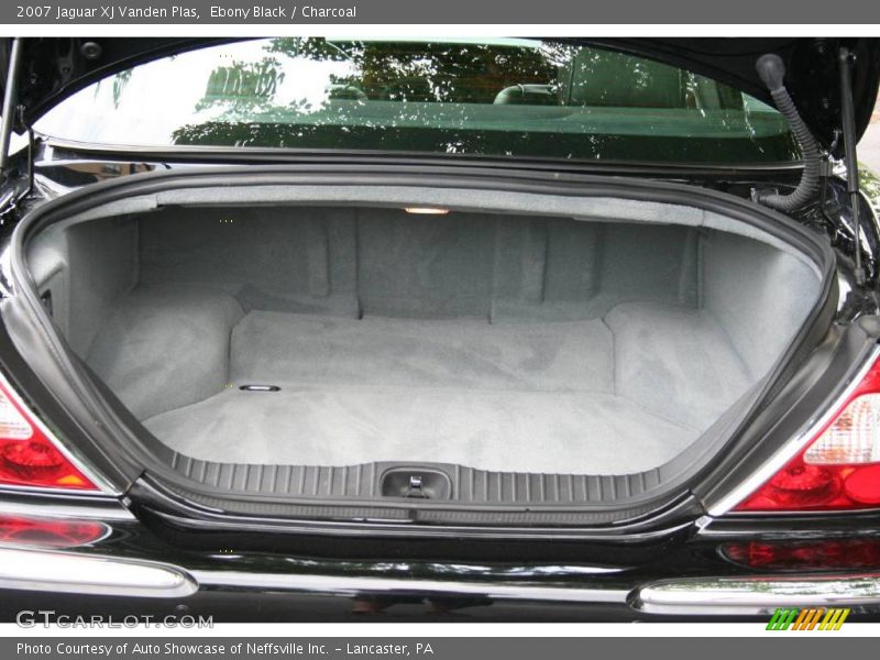 Ebony Black / Charcoal 2007 Jaguar XJ Vanden Plas