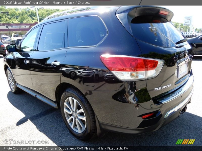 Magnetic Black / Charcoal 2016 Nissan Pathfinder SV 4x4