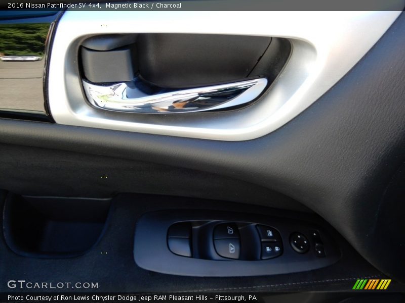 Magnetic Black / Charcoal 2016 Nissan Pathfinder SV 4x4