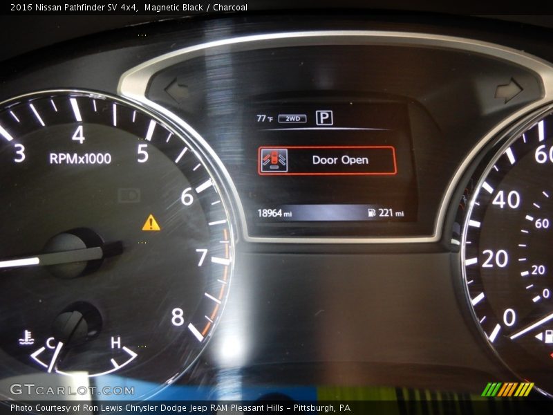 Magnetic Black / Charcoal 2016 Nissan Pathfinder SV 4x4