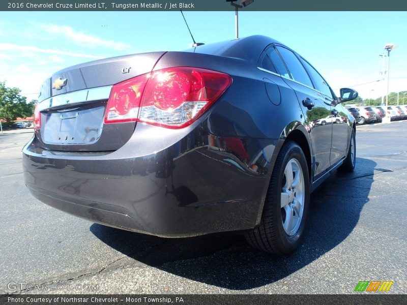 Tungsten Metallic / Jet Black 2016 Chevrolet Cruze Limited LT