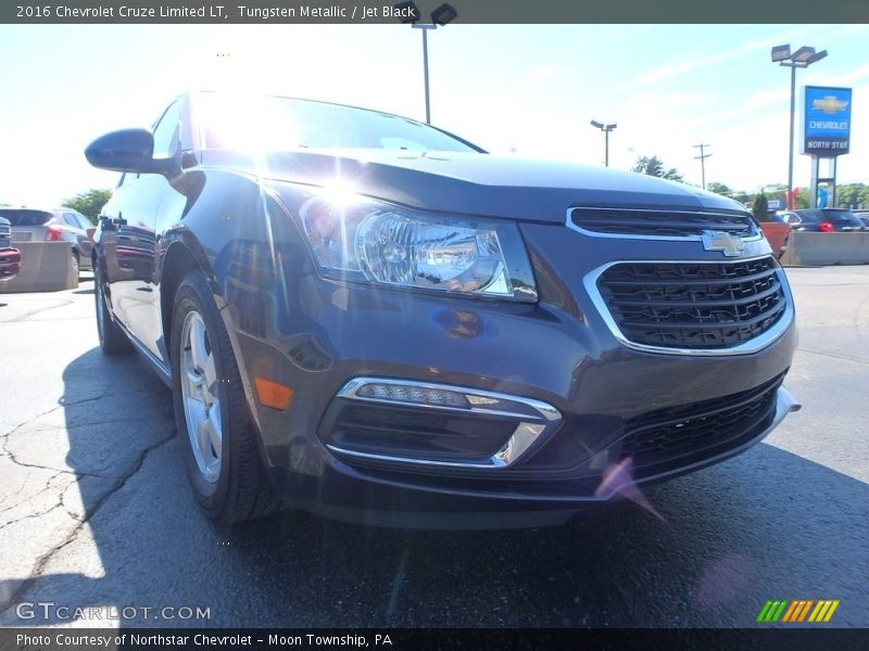 Tungsten Metallic / Jet Black 2016 Chevrolet Cruze Limited LT