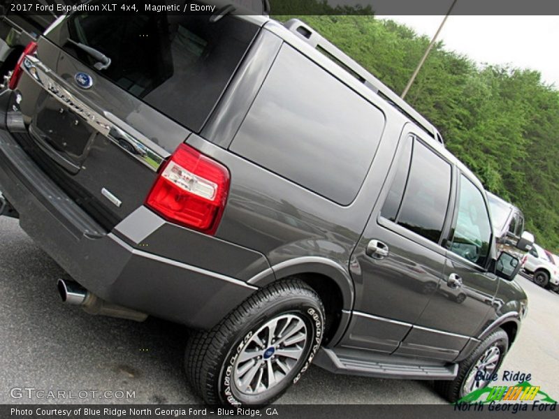 Magnetic / Ebony 2017 Ford Expedition XLT 4x4