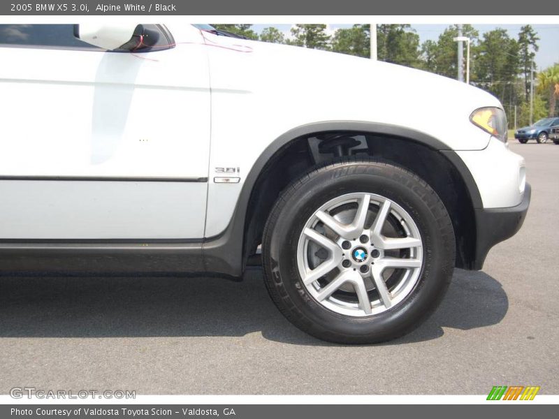 Alpine White / Black 2005 BMW X5 3.0i