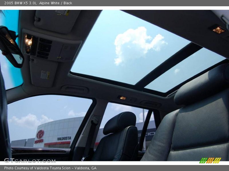 Alpine White / Black 2005 BMW X5 3.0i