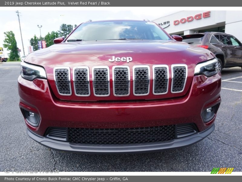 Velvet Red Pearl / Black 2019 Jeep Cherokee Latitude Plus