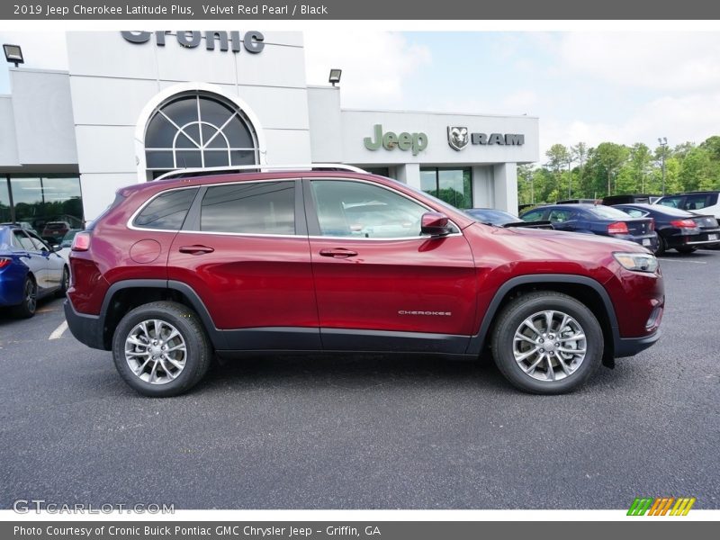 Velvet Red Pearl / Black 2019 Jeep Cherokee Latitude Plus