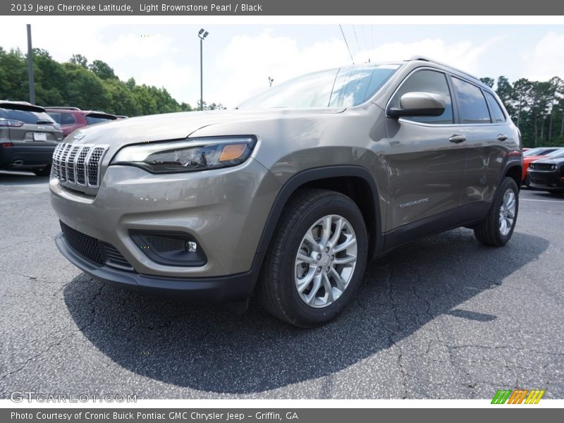 Light Brownstone Pearl / Black 2019 Jeep Cherokee Latitude
