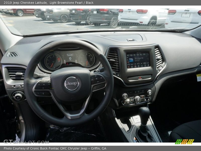 Light Brownstone Pearl / Black 2019 Jeep Cherokee Latitude