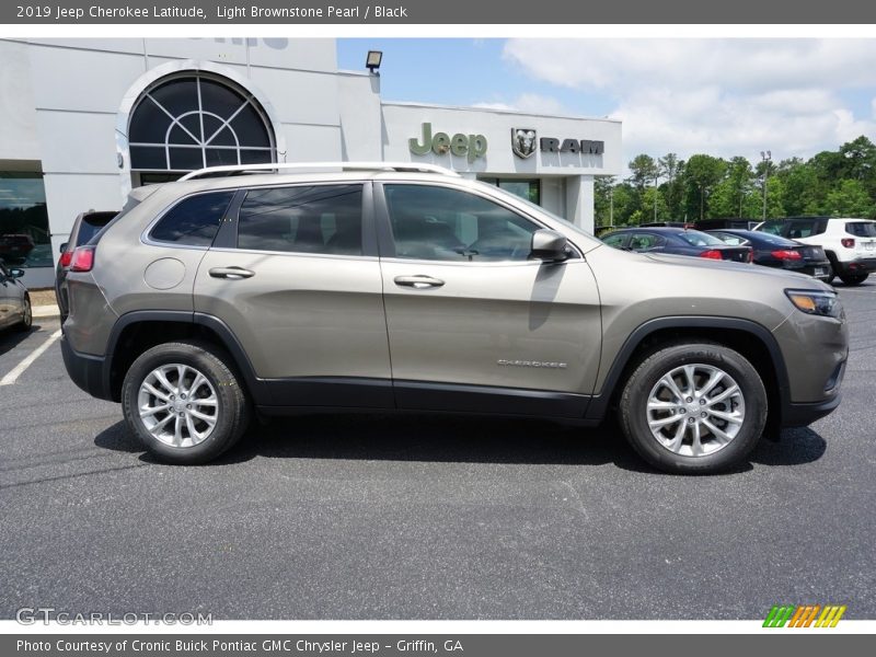 Light Brownstone Pearl / Black 2019 Jeep Cherokee Latitude