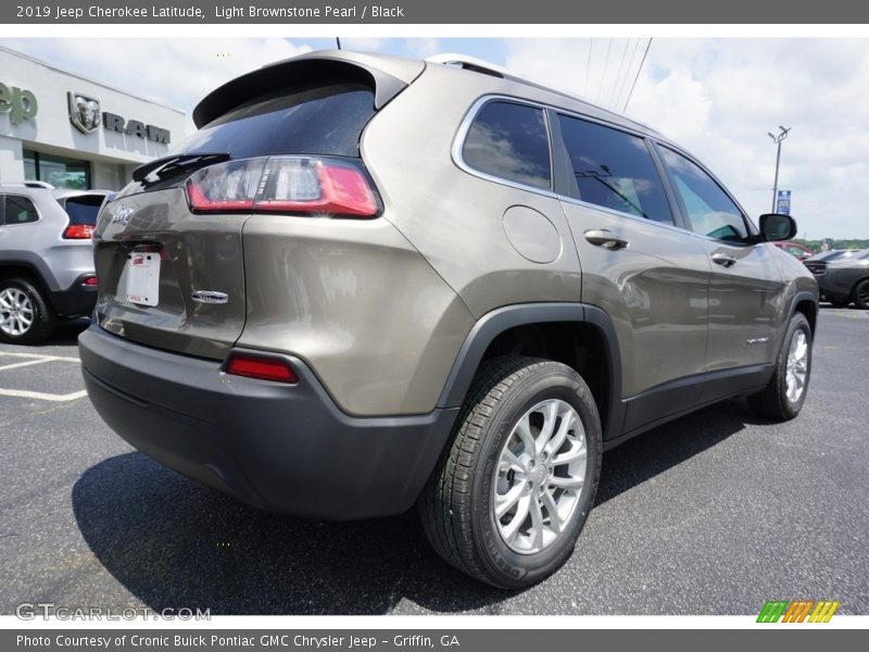 Light Brownstone Pearl / Black 2019 Jeep Cherokee Latitude