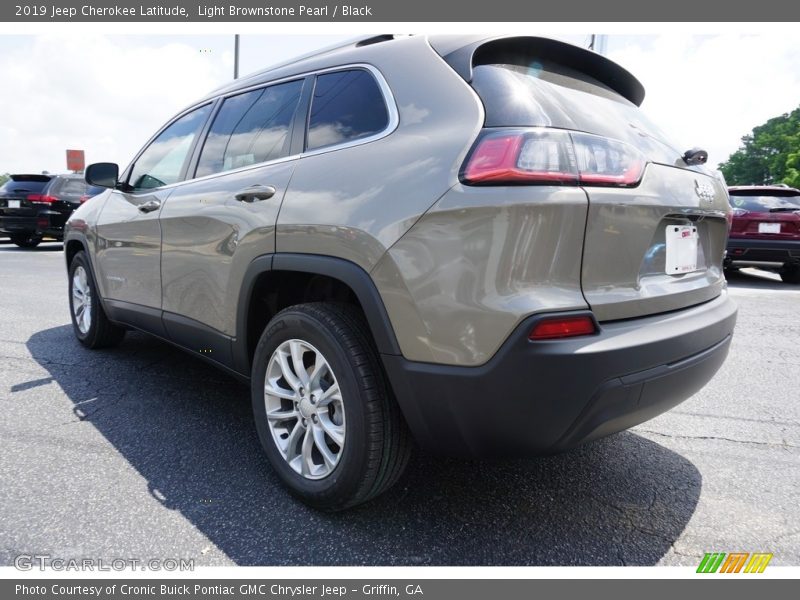 Light Brownstone Pearl / Black 2019 Jeep Cherokee Latitude