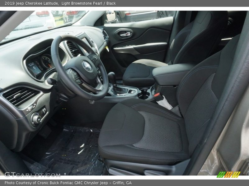 Light Brownstone Pearl / Black 2019 Jeep Cherokee Latitude