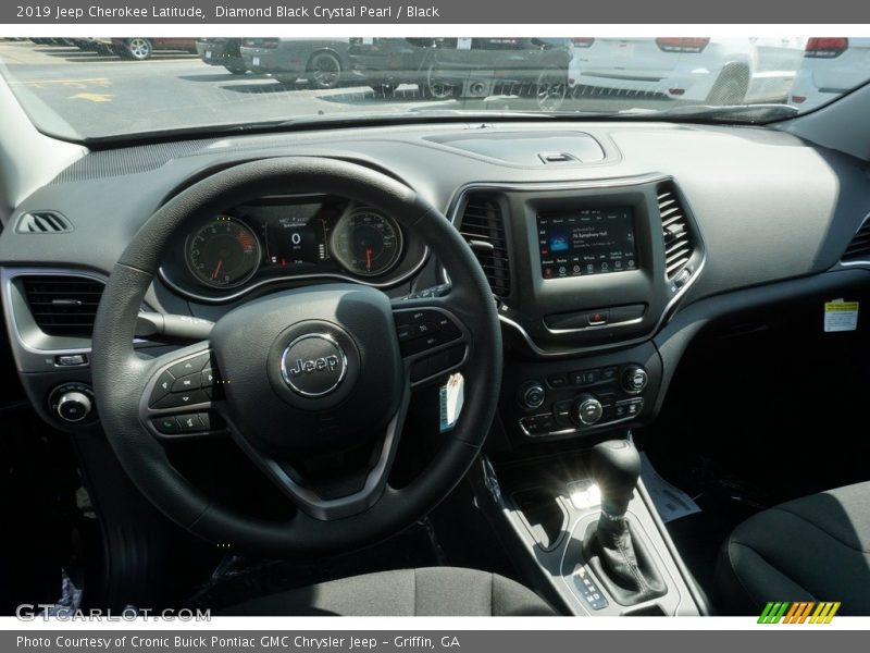 Diamond Black Crystal Pearl / Black 2019 Jeep Cherokee Latitude