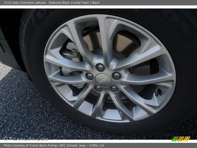 Diamond Black Crystal Pearl / Black 2019 Jeep Cherokee Latitude