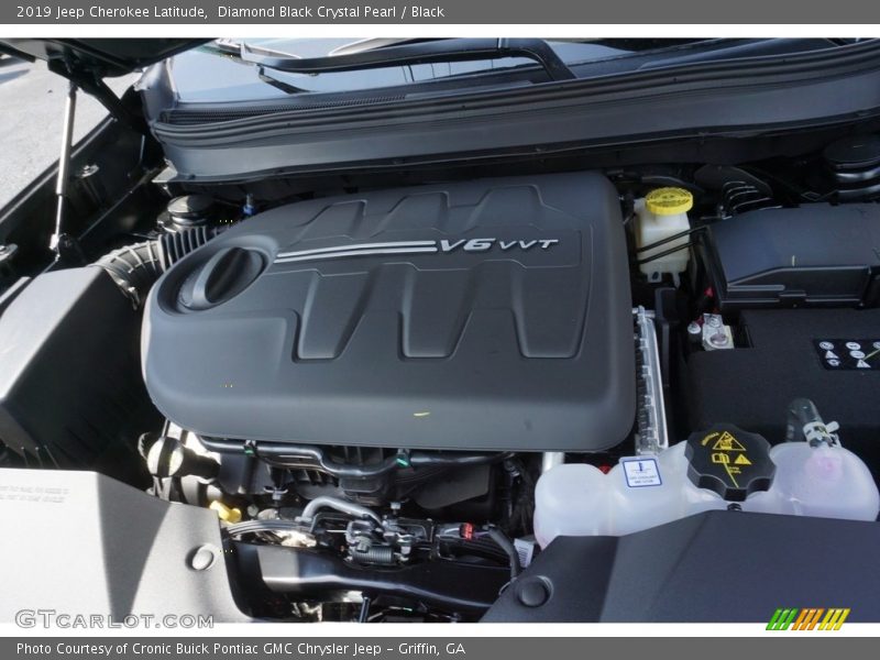 Diamond Black Crystal Pearl / Black 2019 Jeep Cherokee Latitude
