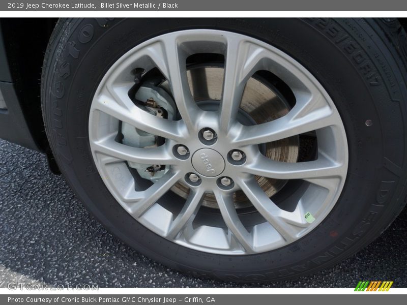 Billet Silver Metallic / Black 2019 Jeep Cherokee Latitude