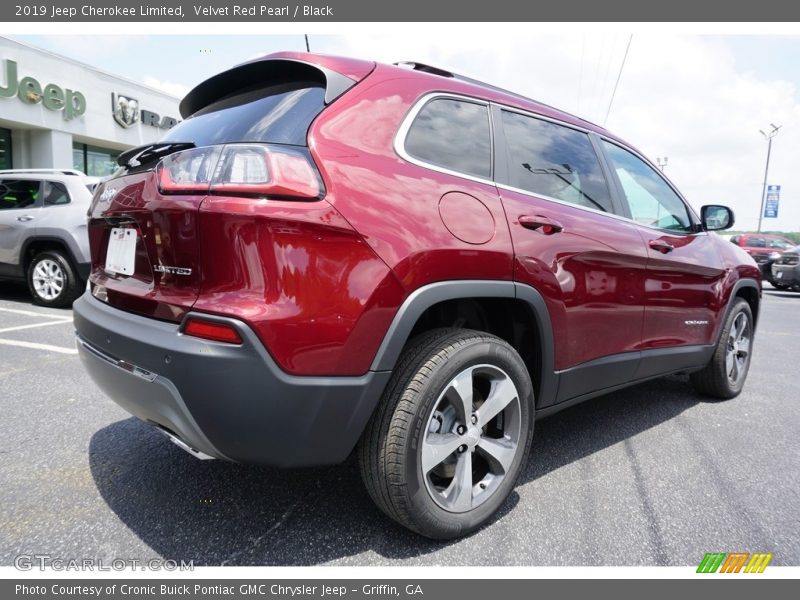 Velvet Red Pearl / Black 2019 Jeep Cherokee Limited