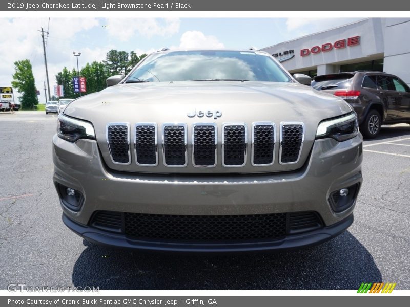 Light Brownstone Pearl / Black 2019 Jeep Cherokee Latitude