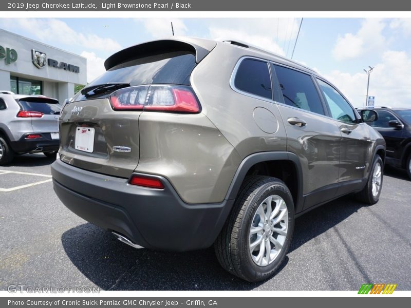 Light Brownstone Pearl / Black 2019 Jeep Cherokee Latitude