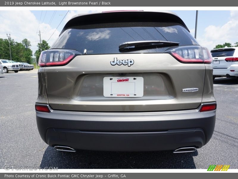 Light Brownstone Pearl / Black 2019 Jeep Cherokee Latitude