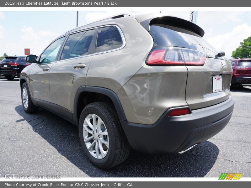 Light Brownstone Pearl / Black 2019 Jeep Cherokee Latitude