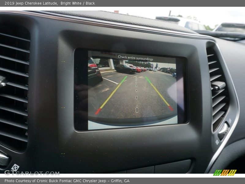 Bright White / Black 2019 Jeep Cherokee Latitude