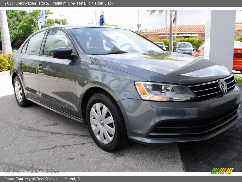 Platinum Grey Metallic / Titan Black 2016 Volkswagen Jetta S