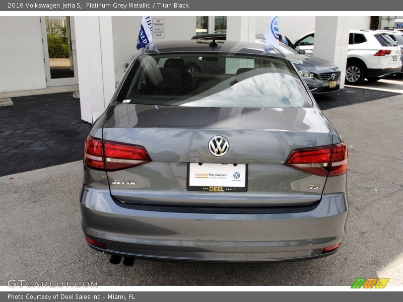Platinum Grey Metallic / Titan Black 2016 Volkswagen Jetta S