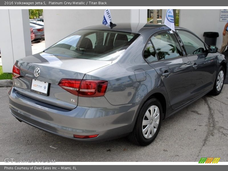 Platinum Grey Metallic / Titan Black 2016 Volkswagen Jetta S