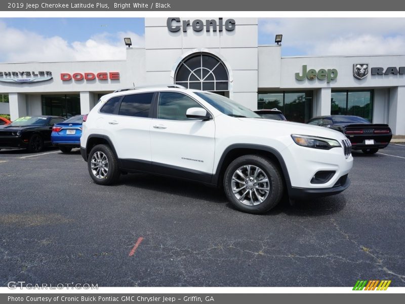Bright White / Black 2019 Jeep Cherokee Latitude Plus