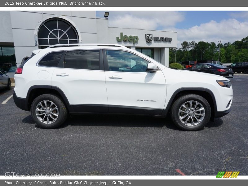 Bright White / Black 2019 Jeep Cherokee Latitude Plus