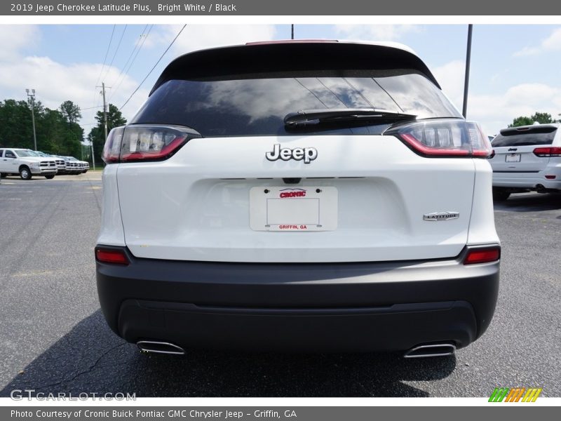 Bright White / Black 2019 Jeep Cherokee Latitude Plus