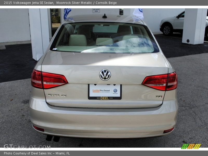 Moonrock Silver Metallic / Cornsilk Beige 2015 Volkswagen Jetta SE Sedan