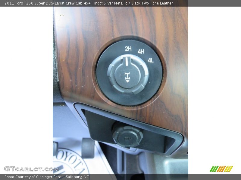 Ingot Silver Metallic / Black Two Tone Leather 2011 Ford F250 Super Duty Lariat Crew Cab 4x4