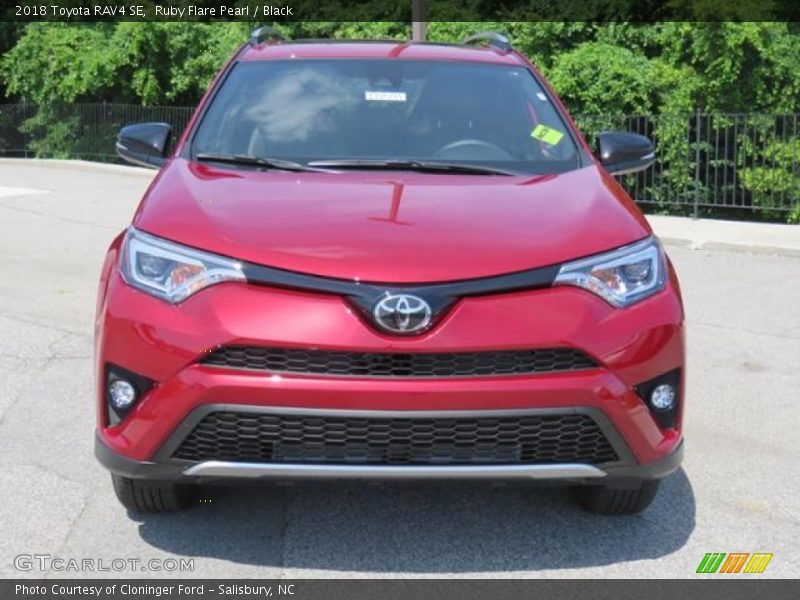 Ruby Flare Pearl / Black 2018 Toyota RAV4 SE