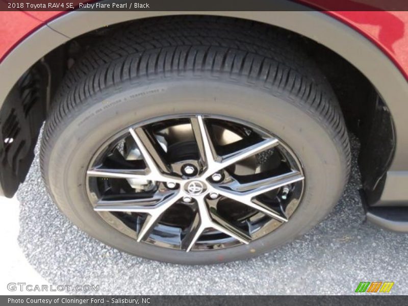 Ruby Flare Pearl / Black 2018 Toyota RAV4 SE
