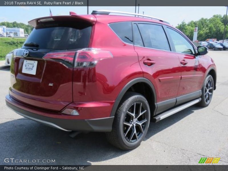 Ruby Flare Pearl / Black 2018 Toyota RAV4 SE