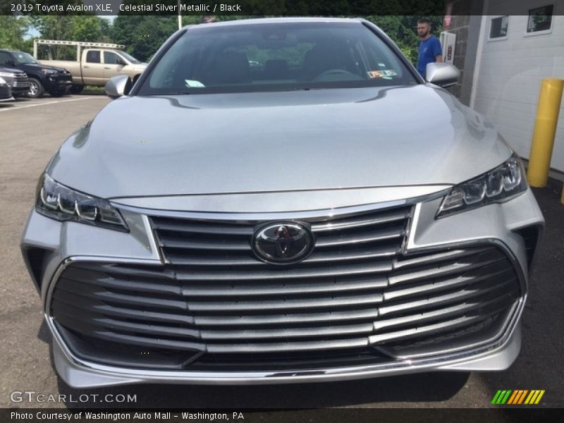 Celestial Silver Metallic / Black 2019 Toyota Avalon XLE