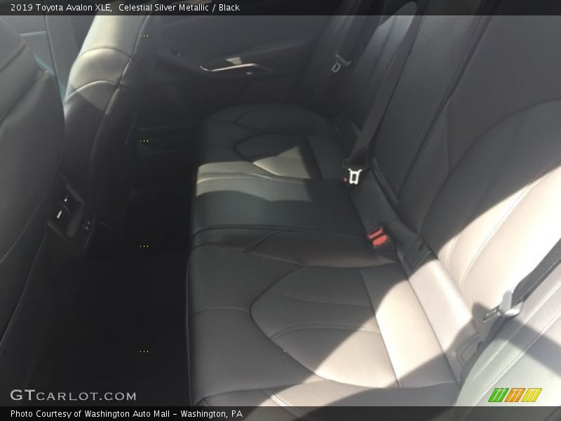 Celestial Silver Metallic / Black 2019 Toyota Avalon XLE