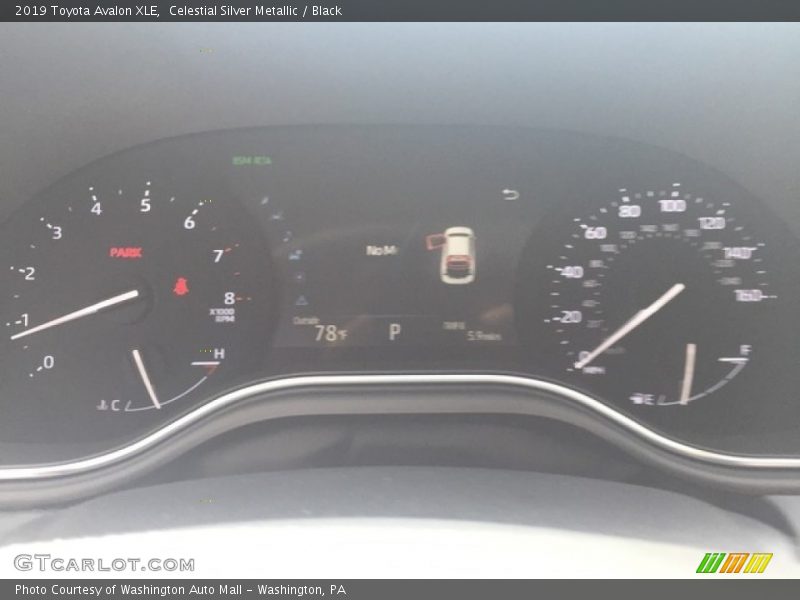 Celestial Silver Metallic / Black 2019 Toyota Avalon XLE