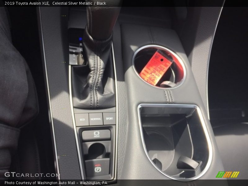 Celestial Silver Metallic / Black 2019 Toyota Avalon XLE