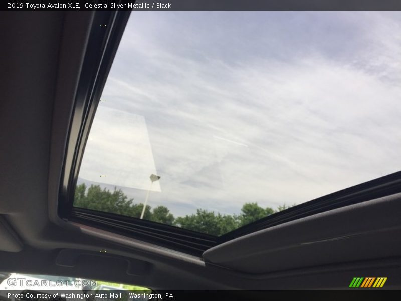 Celestial Silver Metallic / Black 2019 Toyota Avalon XLE