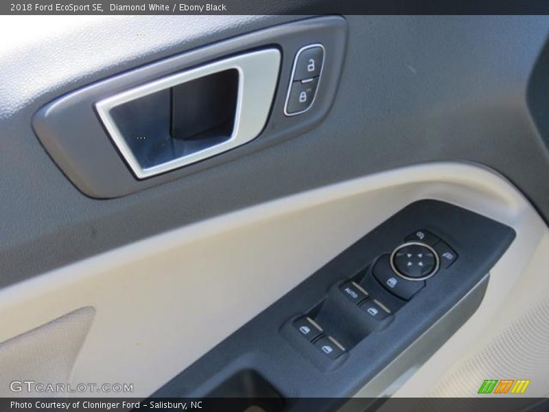 Diamond White / Ebony Black 2018 Ford EcoSport SE