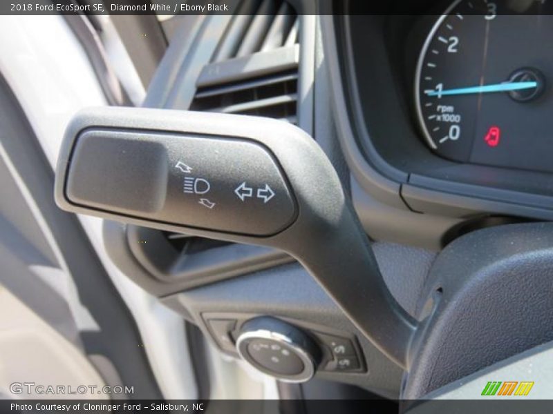 Diamond White / Ebony Black 2018 Ford EcoSport SE
